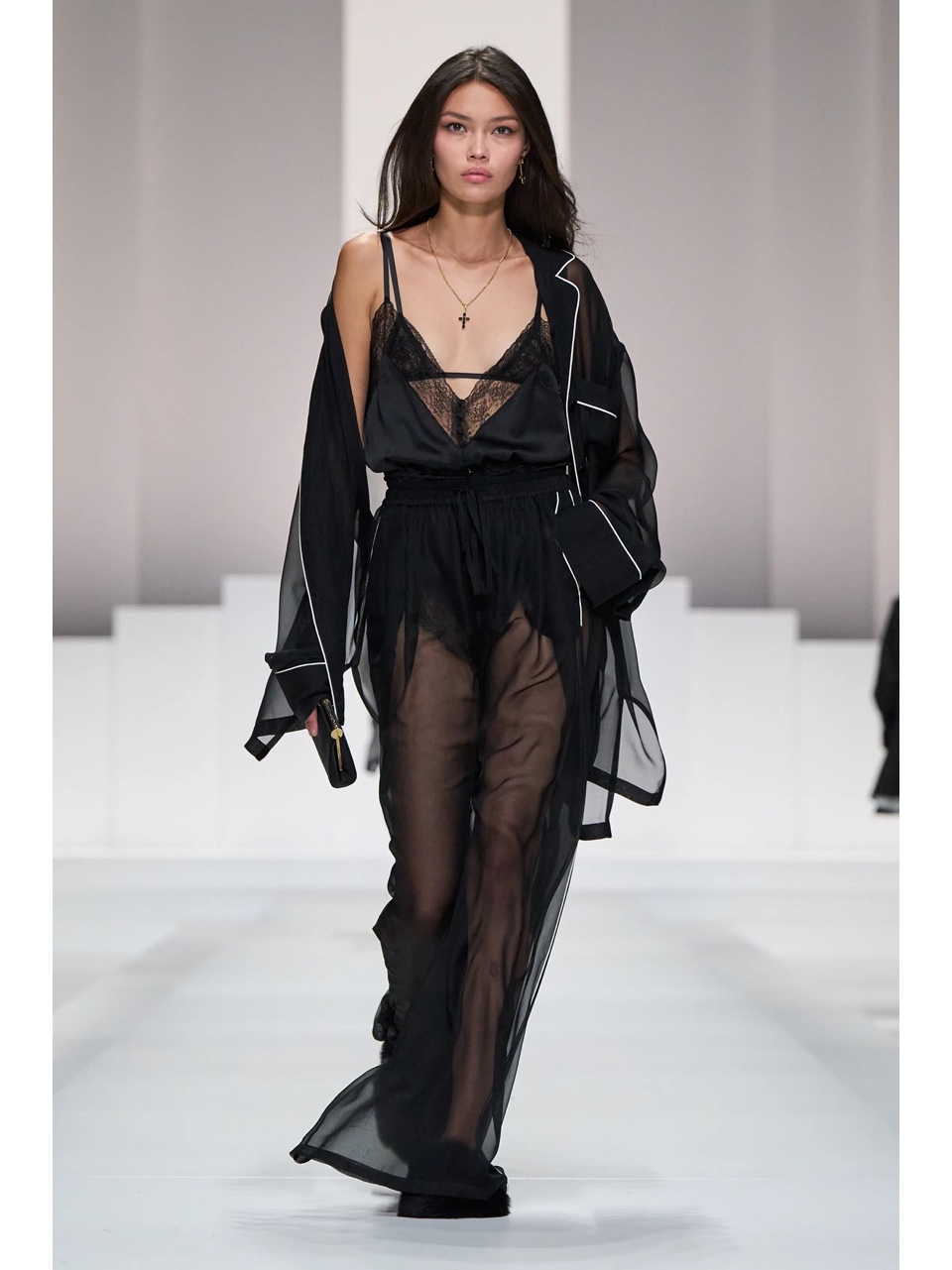 Heather Diamond Strongarm