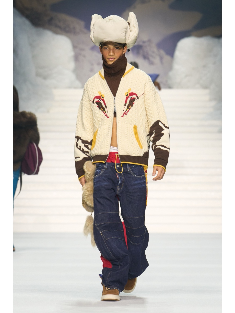 JERANIMO VAN RUSSEL - Image 0