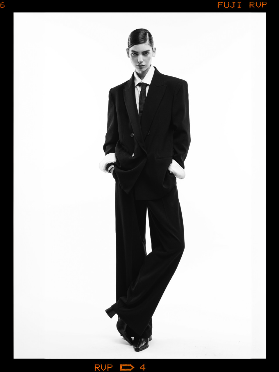 TEA GRABIC - Image 7 Part 1