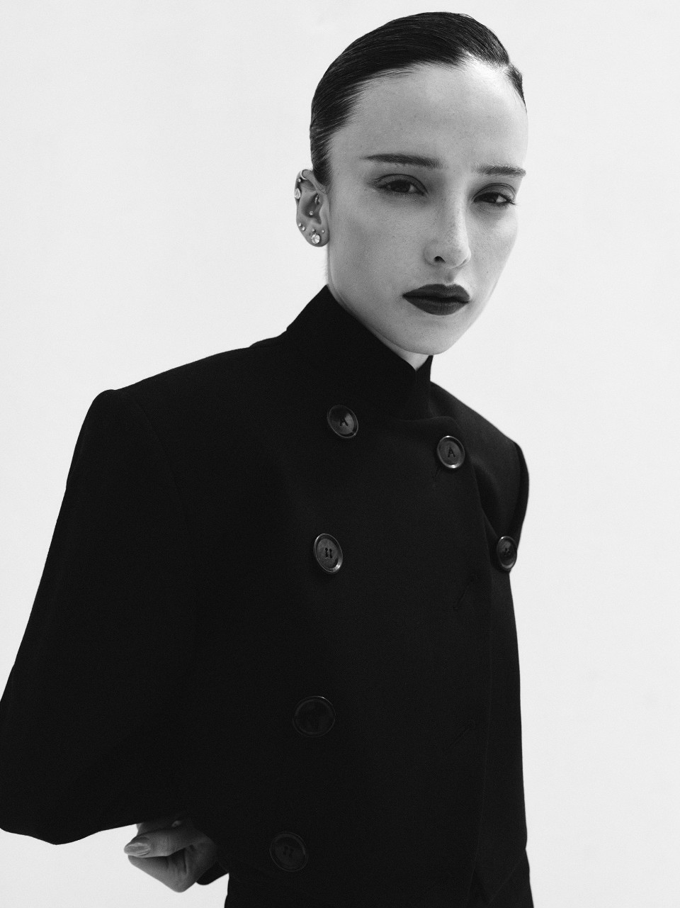 Livia Nunes - Image 0