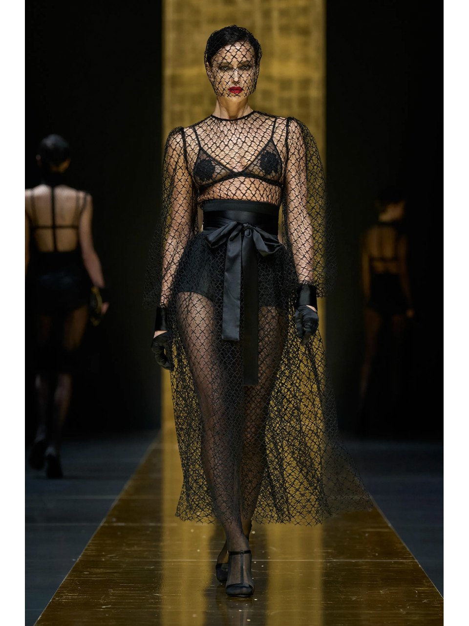 IRINA SHAYK - Image 7 Part 1