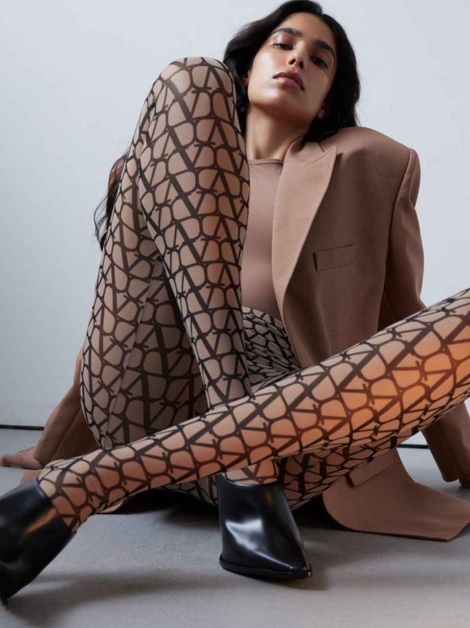 ANISHA SANDHU - Image 5 Part 1